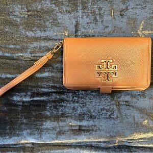 Tory Burch Pebbled Leather Wristlet in Caramel Brown with Gold Logo
